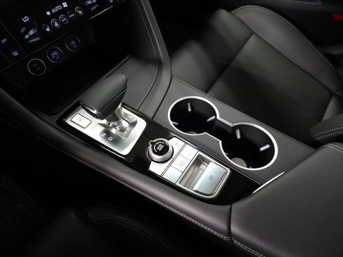 Used 2026 Genesis G70 2.5T image 22