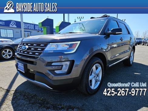 Used 2017 Ford Explorer XLT w/ Equipment Group 201A AWD/4WD image 1
