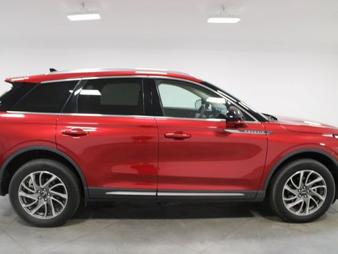 Used 2022 Lincoln Corsair AWD w/ Equipment Group 101A image 11