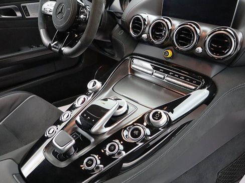 Used 2018 Mercedes-Benz AMG GT R image 31