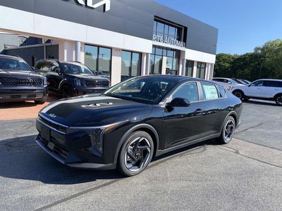 New 2025 Kia K4 EX