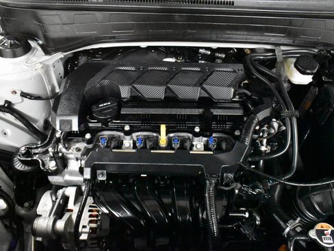 Used 2024 Hyundai Venue SEL image 10