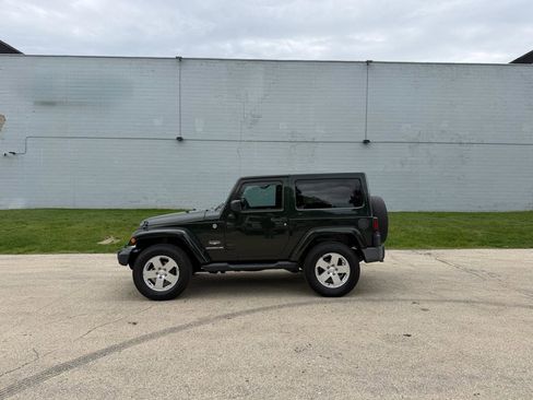 Used 2011 Jeep Wrangler Sahara AWD/4WD image 4