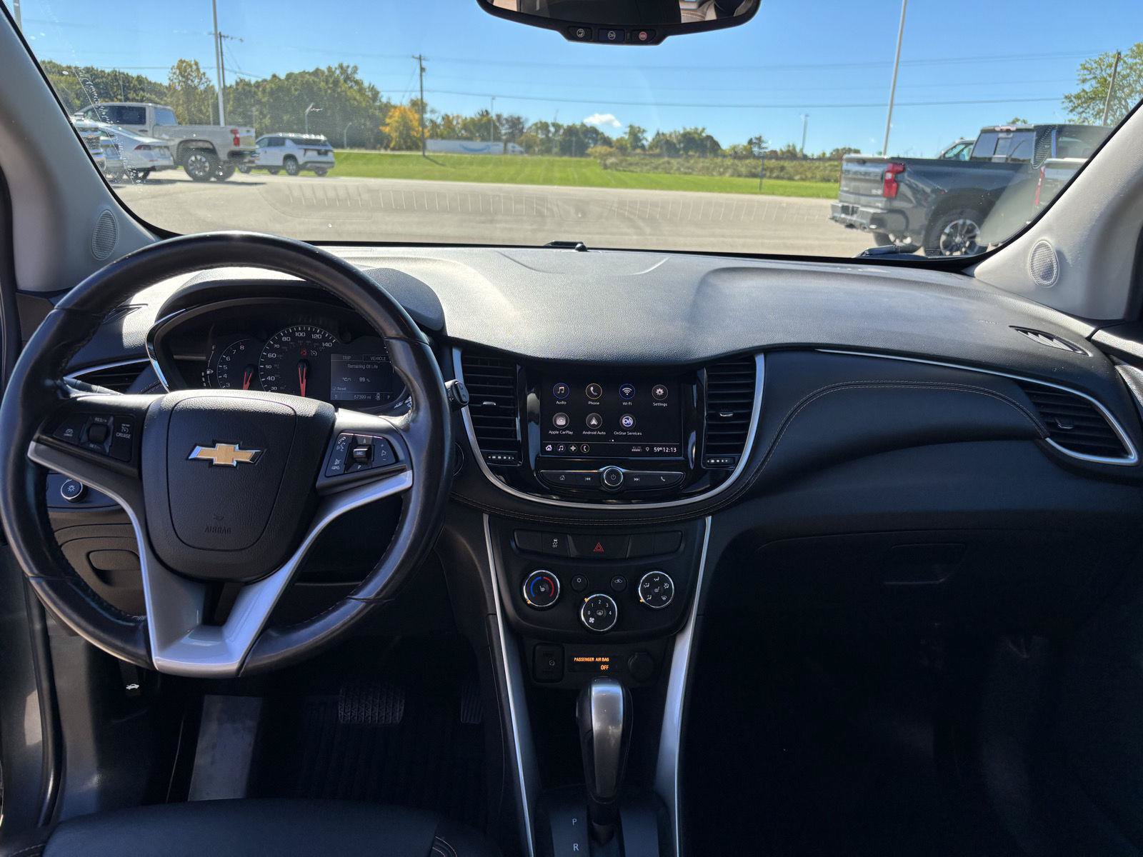 Used 2021 Chevrolet Trax LT w/ Premium Seat Package AWD/4WD image 16