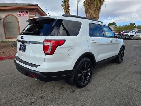 Used 2019 Ford Explorer XLT w/ Equipment Group 202A FWD image 7