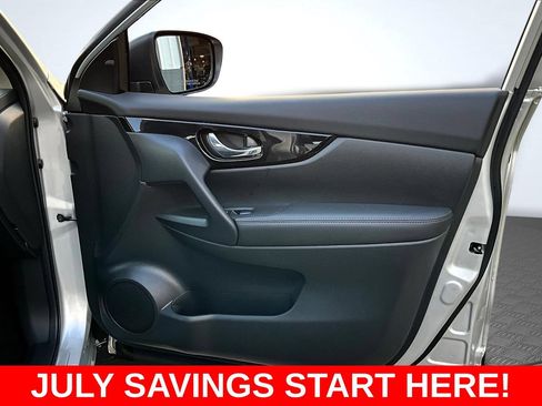 Used 2022 Nissan Rogue Sport SL AWD/4WD image 35