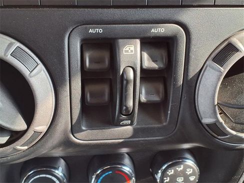 Used 2012 Jeep Wrangler Unlimited Sport image 12