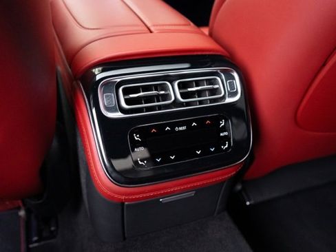 Used 2022 Mercedes-Benz S 580 4MATIC Sedan w/ Rear Seat Package image 31