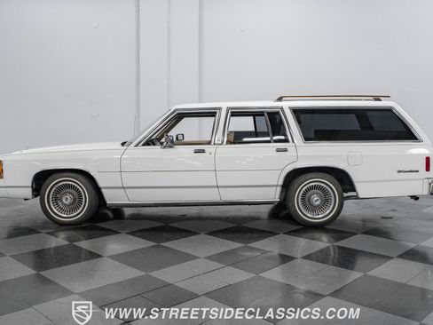 Used 1990 Ford LTD Crown Victoria image 6