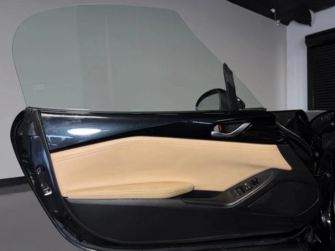 Used 2016 MAZDA MX-5 Miata Grand Touring RWD image 17