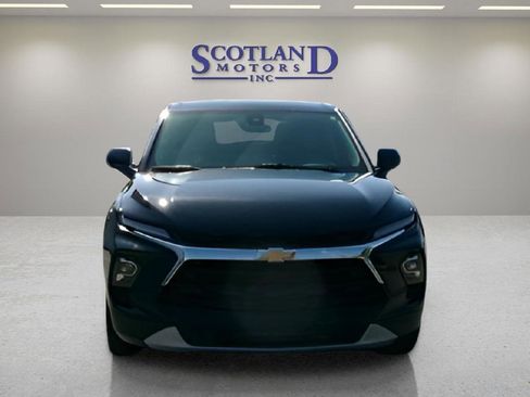 Used 2025 Chevrolet Blazer LT FWD image 3