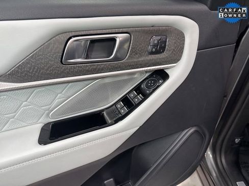Used 2025 Ford Explorer Platinum w/ LUX Leather Package image 11
