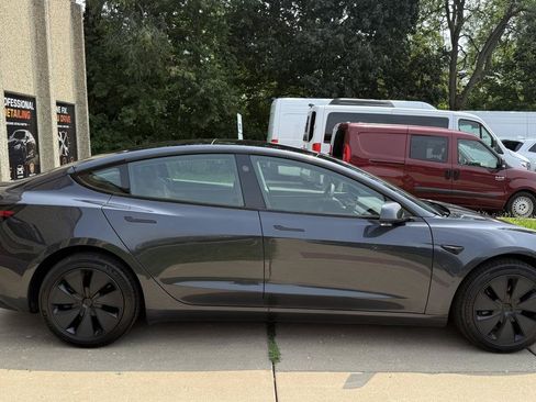 Used 2025 Tesla Model 3 RWD image 8