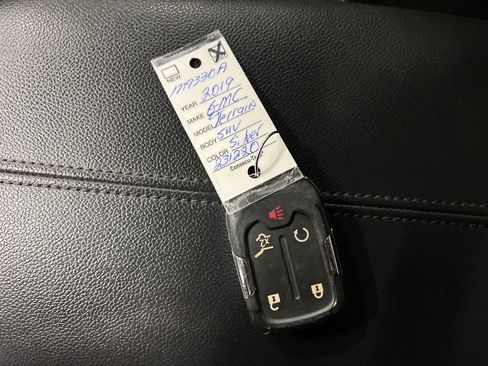 Used 2019 GMC Terrain SLE w/ Driver Convenience Package image 26