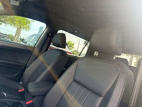 Used 2023 Volkswagen Tiguan SE R-Line FWD image 18