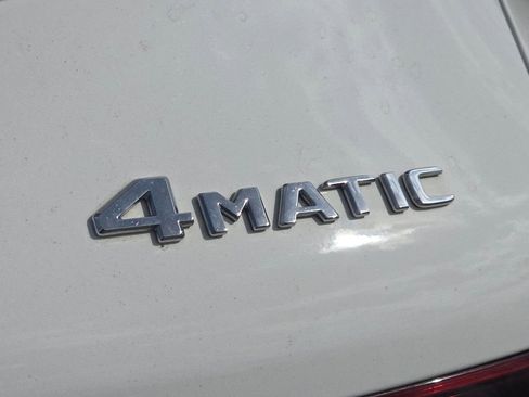 Used 2022 Mercedes-Benz GLC 300 4MATIC image 6