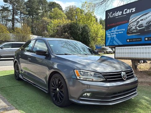 Used 2015 Volkswagen Jetta SE image 1