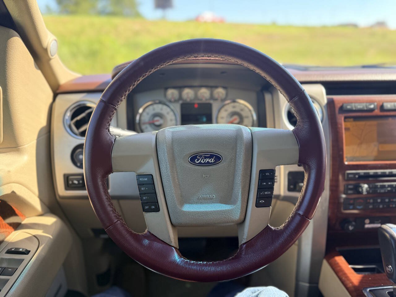 Used 2010 Ford F150 Lariat RWD image 21