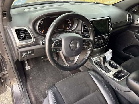 Used 2019 Jeep Grand Cherokee Altitude image 15