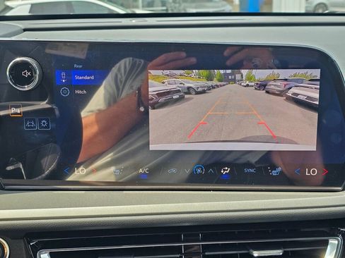 New 2026 Chevrolet Traverse LT image 14