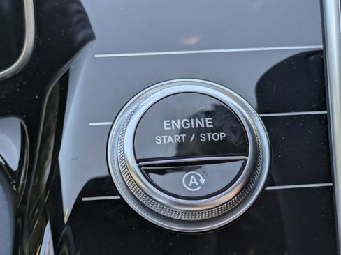 Used 2024 Mercedes-Benz S 580 4MATIC Sedan image 31