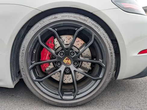 Used 2020 Porsche 718 Boxster Spyder RWD image 19