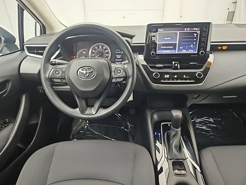 Used 2022 Toyota Corolla LE image 16