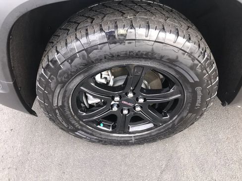 Used 2023 GMC Acadia AT4 w/ GMC Pro Grade Package image 10