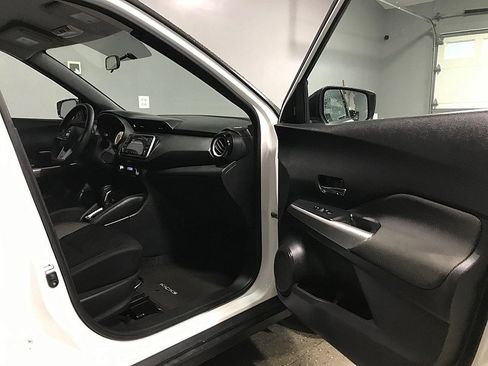 Used 2019 Nissan Kicks SV w/ Exterior Package image 12