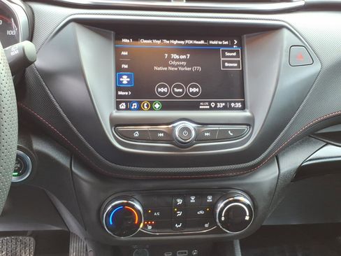 Used 2023 Chevrolet TrailBlazer RS image 23