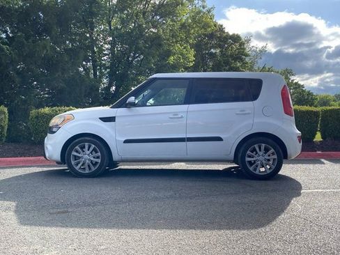 Used 2012 Kia Soul + w/ Audio Pkg FWD image 6