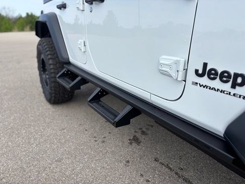 Used 2026 Jeep Wrangler Unlimited Sport AWD/4WD image 8
