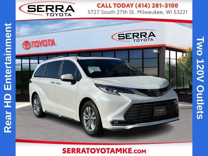 Used 2026 Toyota Sienna Limited FWD image 1