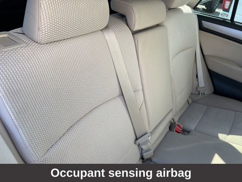 Used 2019 Subaru Outback 2.5i Premium image 25