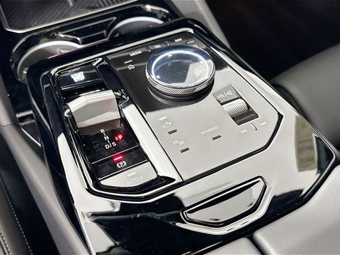 Used 2025 BMW 530i image 10