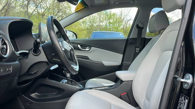 Used 2023 Hyundai Kona Limited w/ Cargo Package AWD/4WD image 10