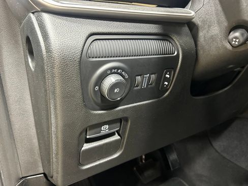 Certified 2024 Jeep Wagoneer Series II w/ Flexible Seating Group AWD/4WD image 34
