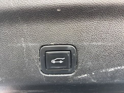 Used 2021 Cadillac Escalade Sport w/ Driver Assist Tech Package image 9