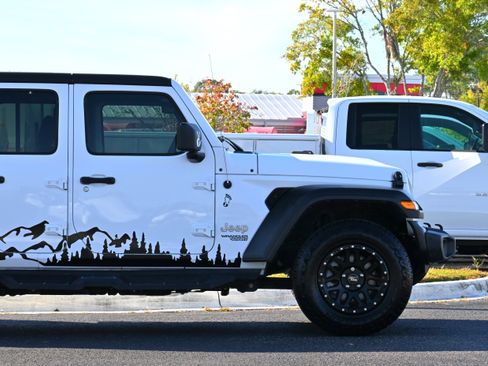 Used 2019 Jeep Wrangler Unlimited Sport S image 6