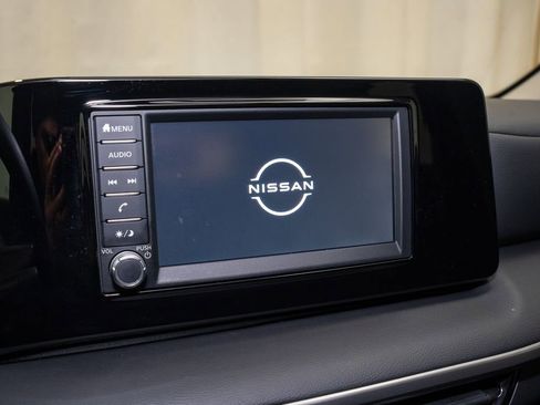 Certified 2025 Nissan Kicks S image 11