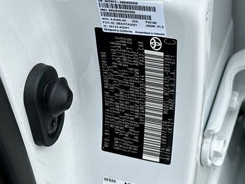 Used 2025 Toyota Corolla SE FWD image 34