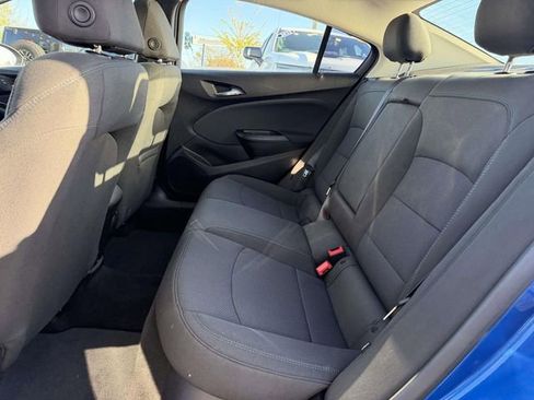 Used 2018 Chevrolet Cruze LT w/ Sun And Sound Package FWD image 14