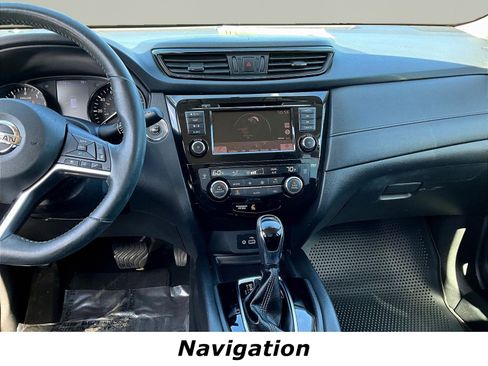 Used 2018 Nissan Rogue SV w/ Premium Package AWD/4WD image 9