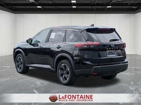 Used 2025 Nissan Rogue SV FWD image 9