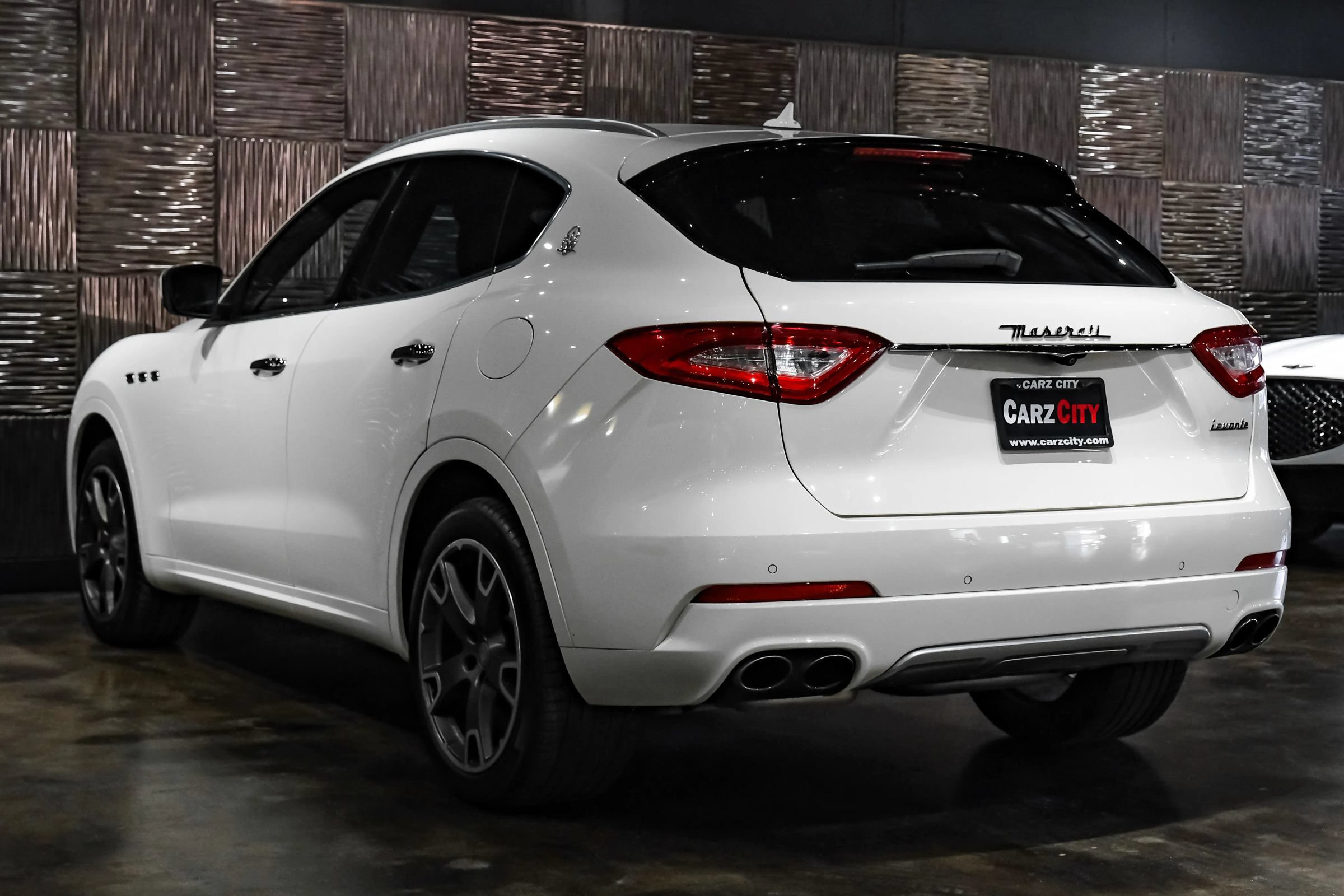 Used 2017 Maserati Levante S AWD/4WD image 12
