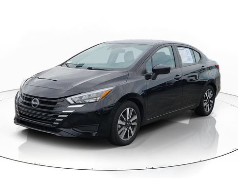 Used 2025 Nissan Versa SV FWD image 3