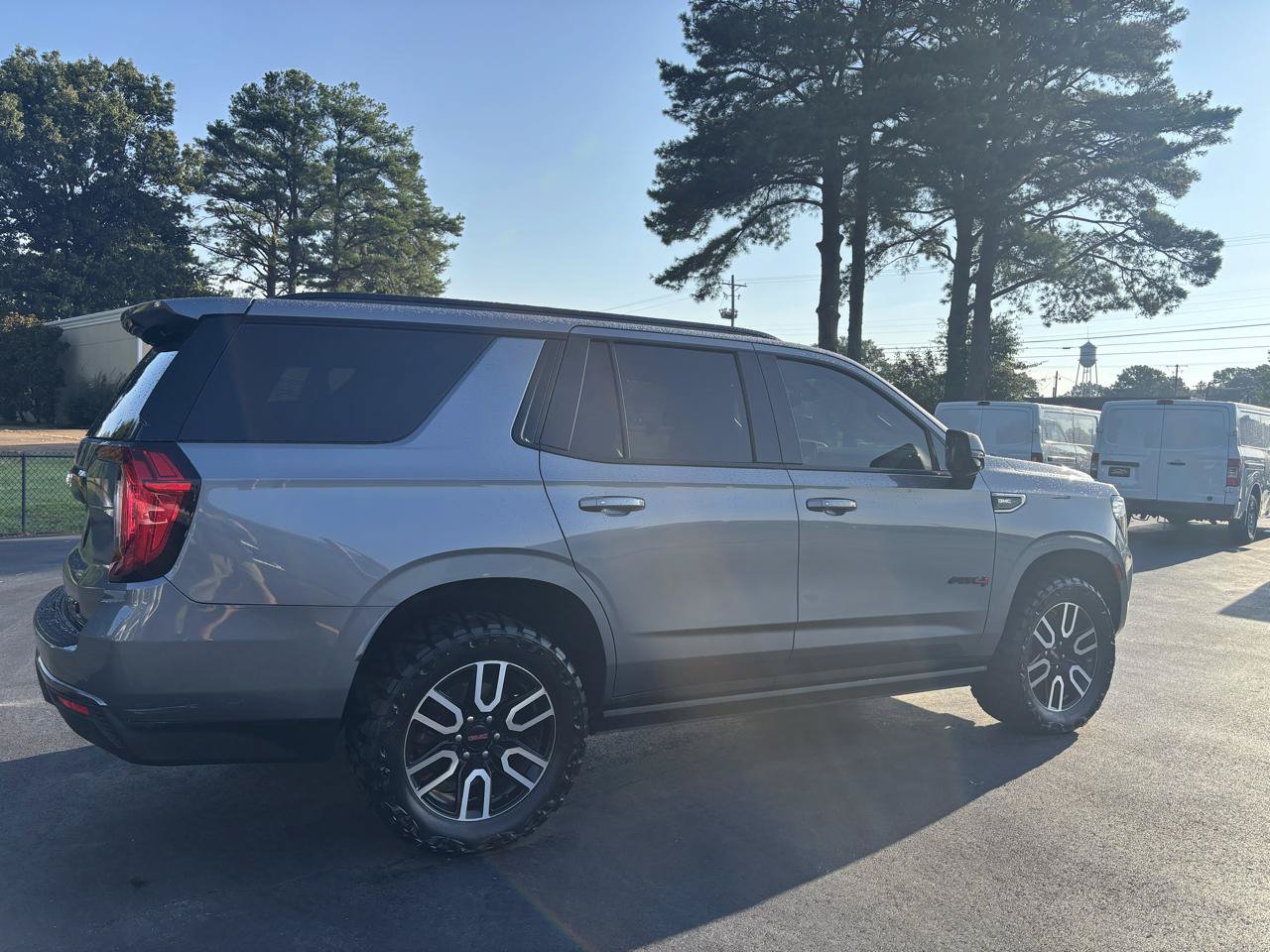 Used 2021 GMC Yukon AT4 w/ AT4 Premium Plus Package AWD/4WD image 8