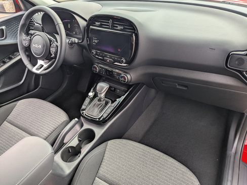 Certified 2024 Kia Soul EX FWD image 10