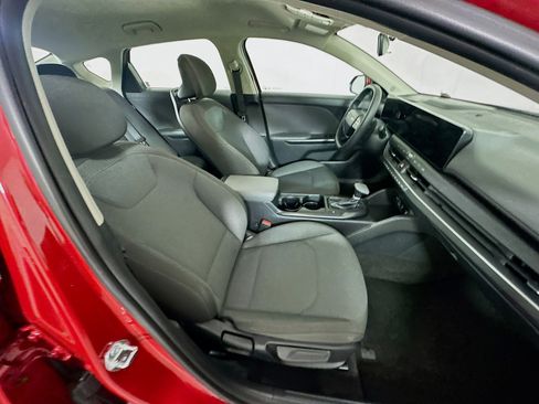 Used 2025 Kia K4 LXS image 30