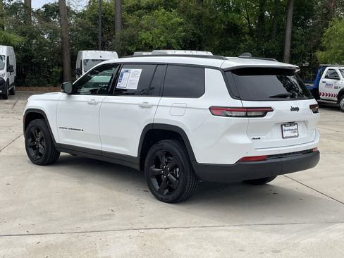 Used 2025 Jeep Grand Cherokee L Altitude AWD/4WD image 7